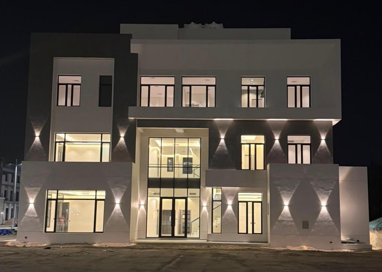 للبيع فيلا مميزة في المطلاع N6 – ثلاث واجهات وارتداد 50 متر